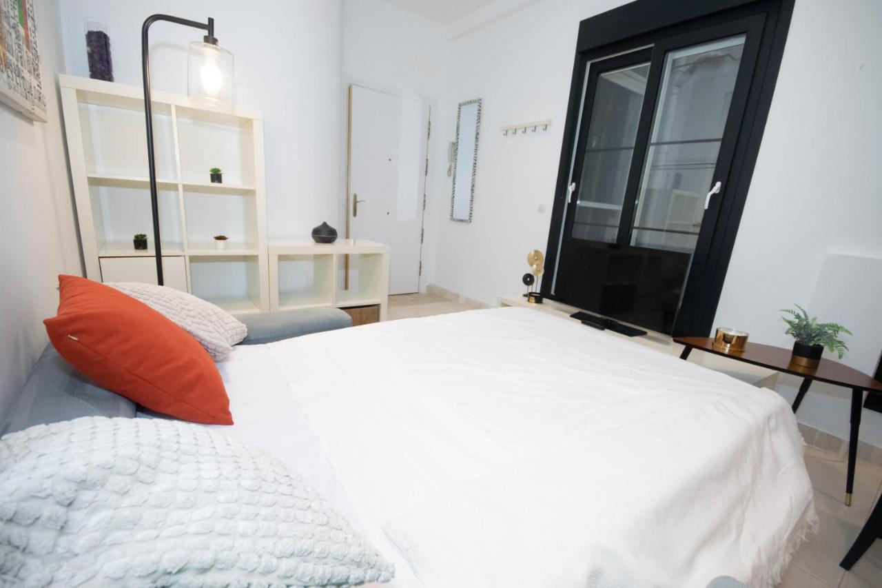 For You Rentals Apartamento Temporal Con Encanto En Malasana Min24 Madrid Exterior photo