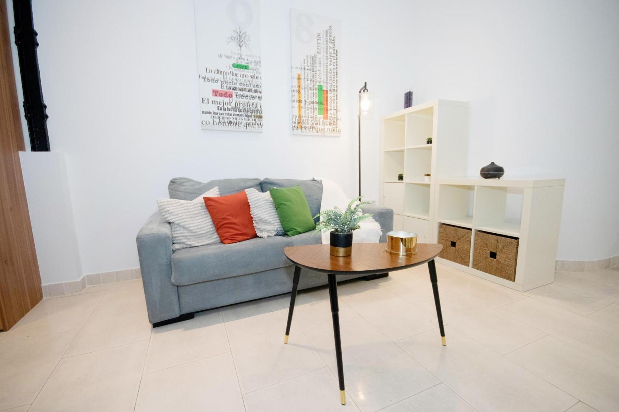 For You Rentals Apartamento Temporal Con Encanto En Malasana Min24 Madrid Exterior photo