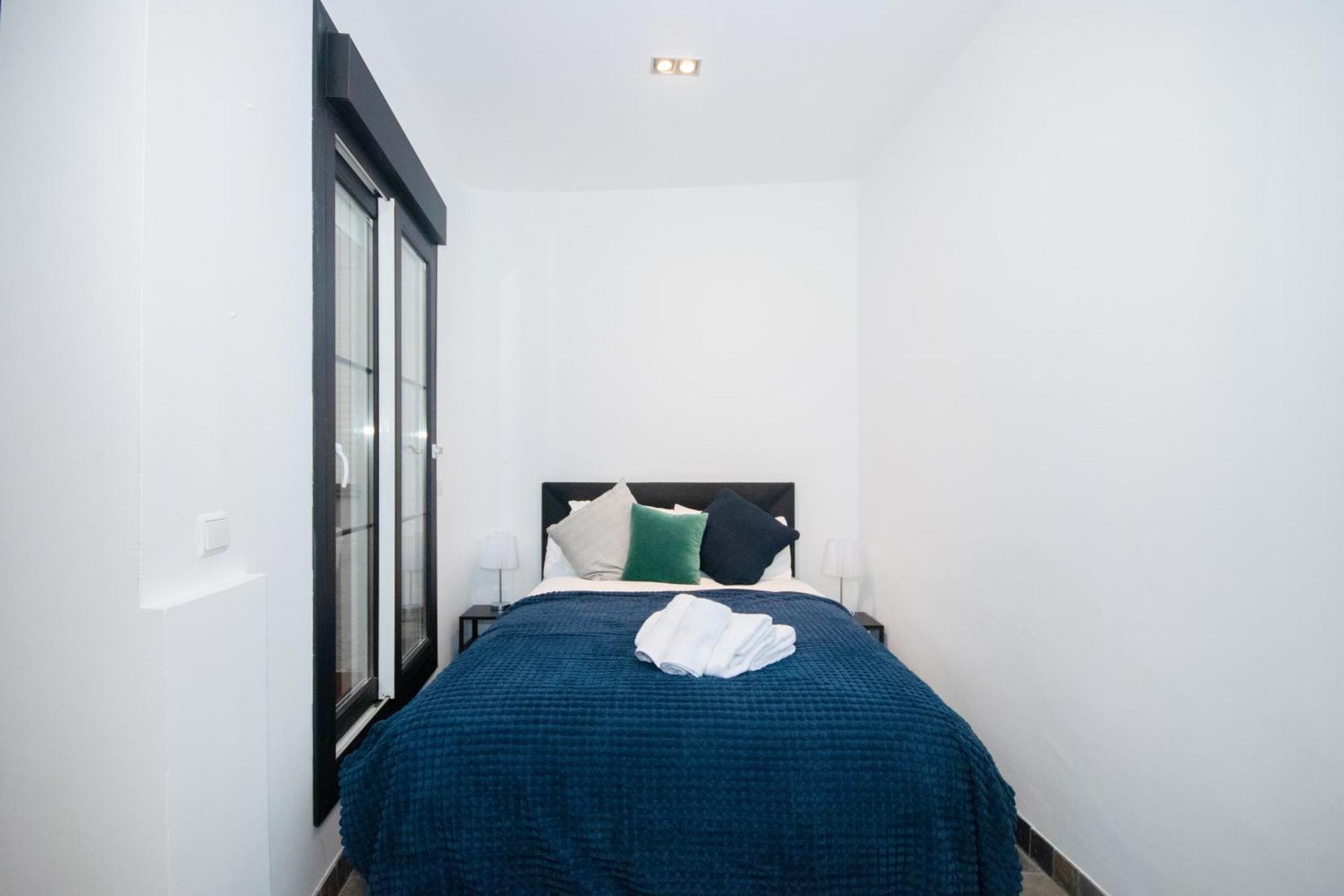 For You Rentals Apartamento Temporal Con Encanto En Malasana Min24 Madrid Exterior photo
