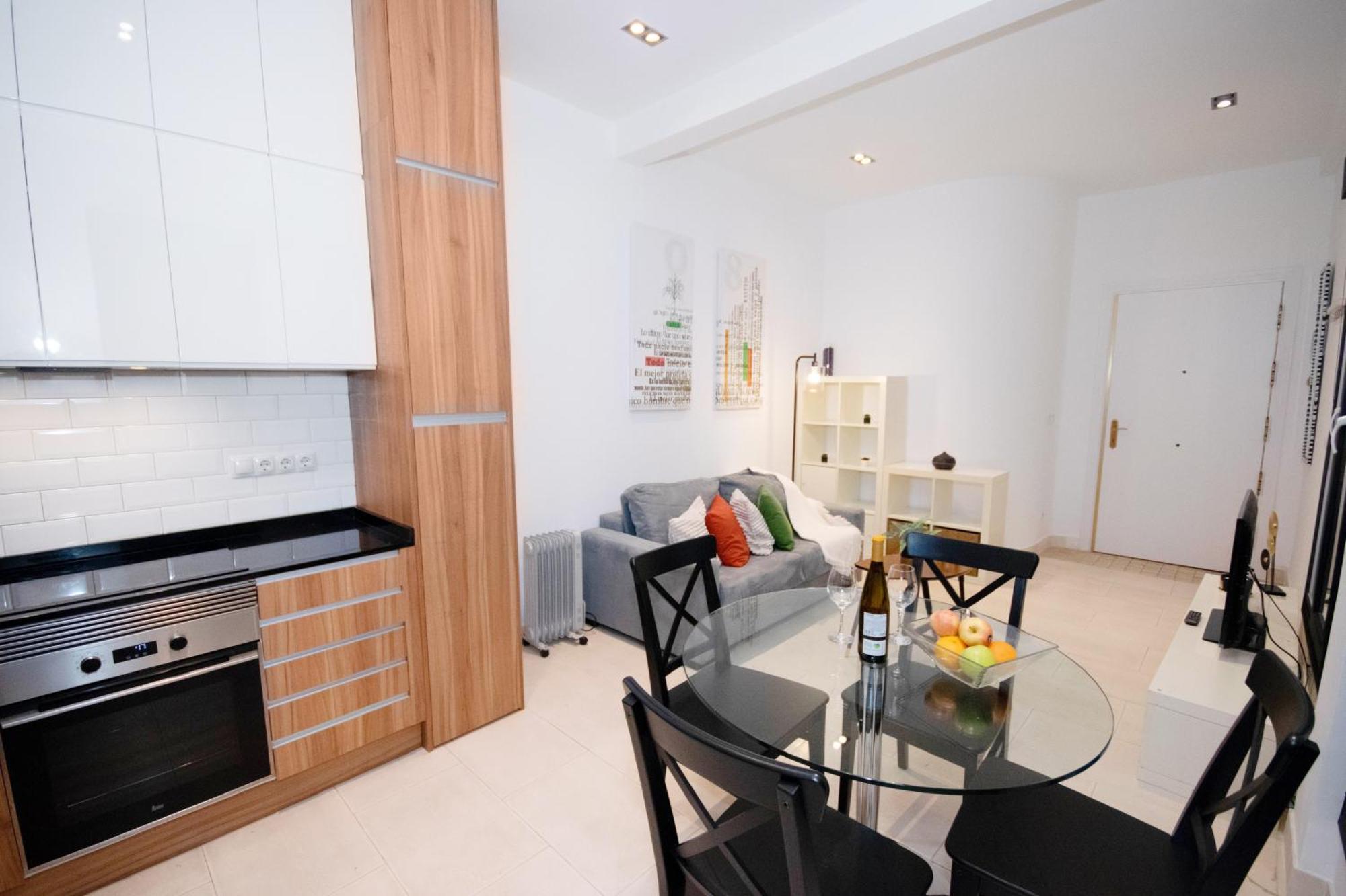 For You Rentals Apartamento Temporal Con Encanto En Malasana Min24 Madrid Exterior photo
