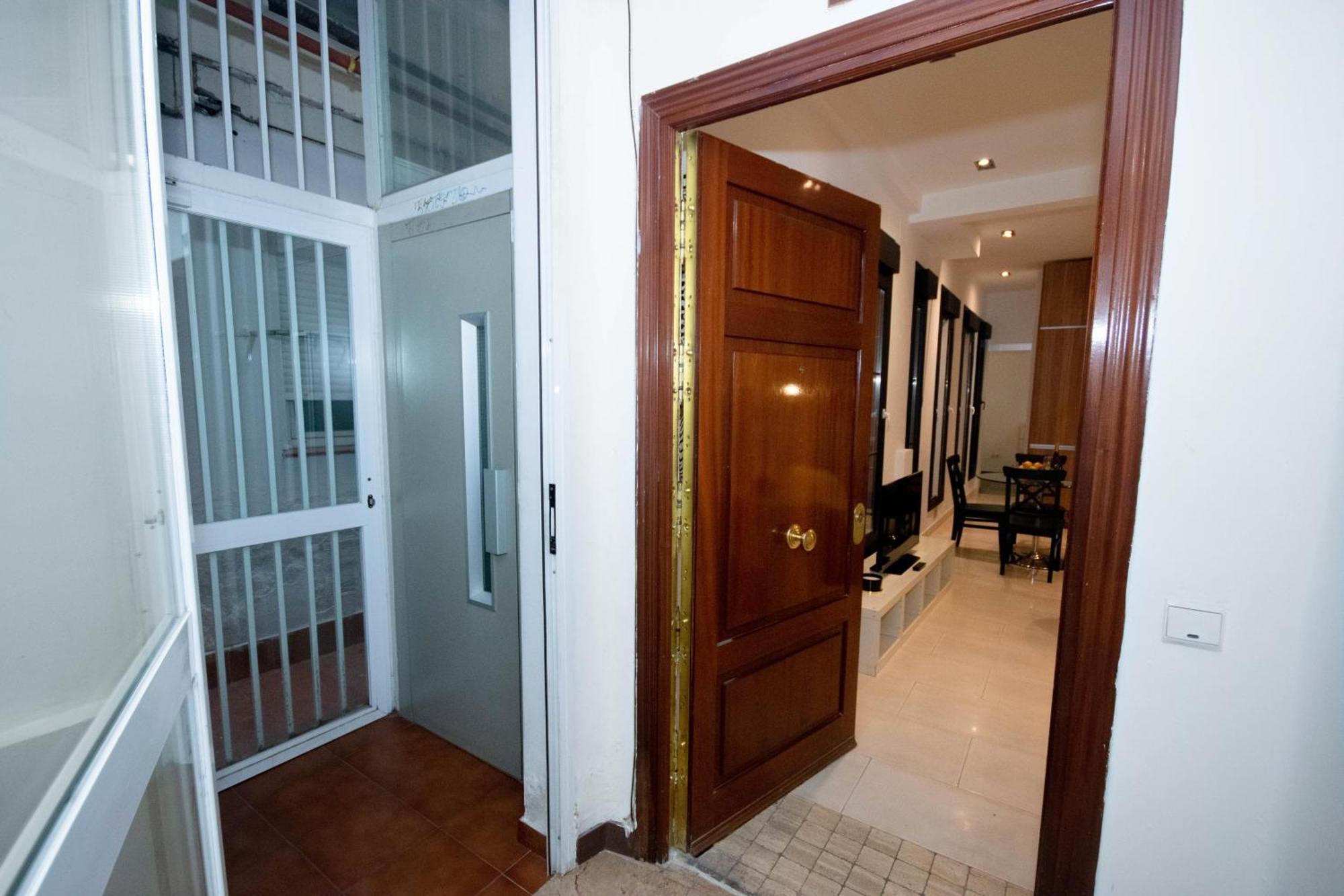 For You Rentals Apartamento Temporal Con Encanto En Malasana Min24 Madrid Exterior photo